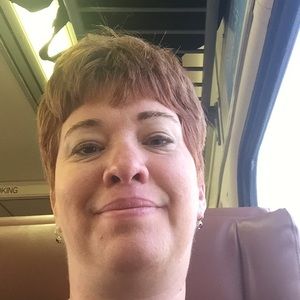 Meet your Posher, Denise